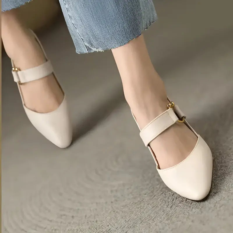 Elegant Slingback Pumps med Lyxigt Detalj