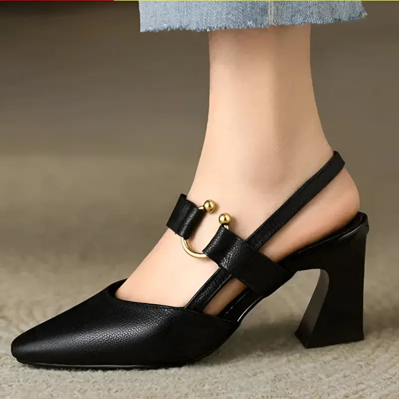 Elegant Slingback Pumps med Lyxigt Detalj