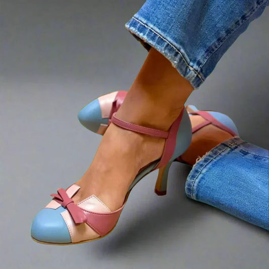 Elina | Eleganta Pumps med Snygg Rem och Lagom Klack
