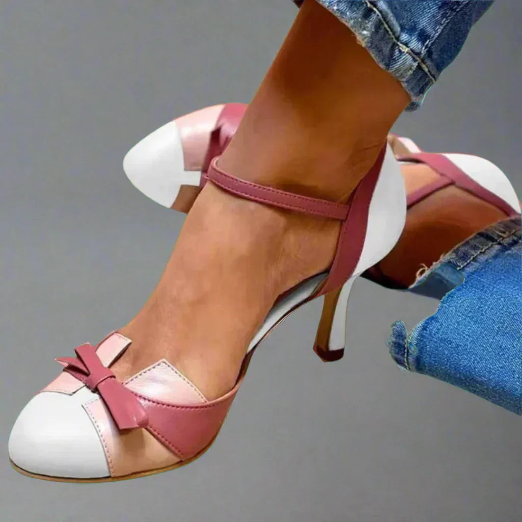 Elina | Eleganta Pumps med Snygg Rem och Lagom Klack