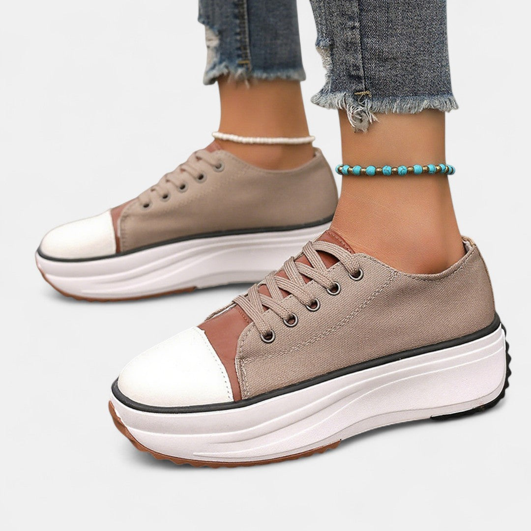 NovaTrend | Eleganta Sneakers för Kvinnor med Rund Tå
