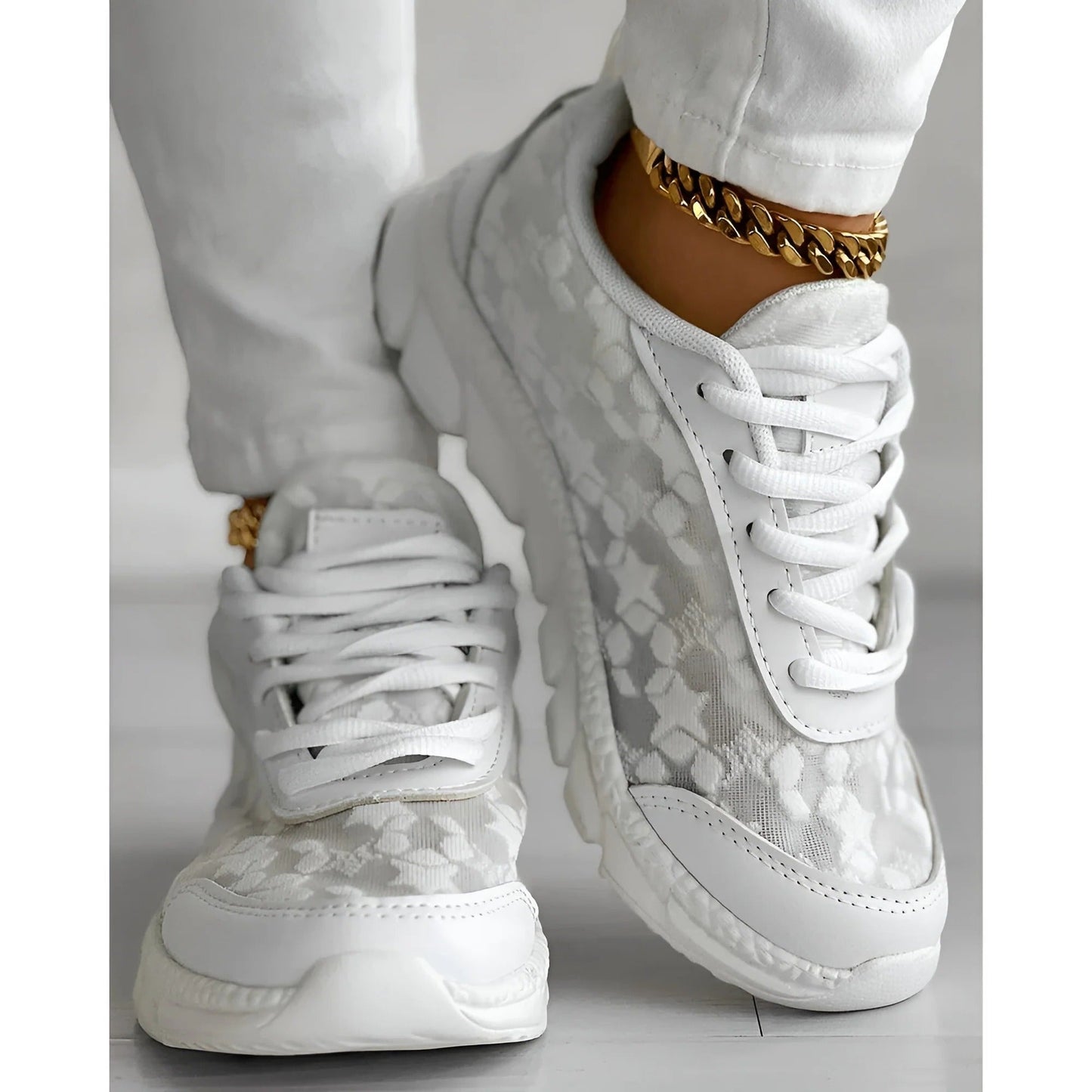 Sneakers för kvinnor med snörning