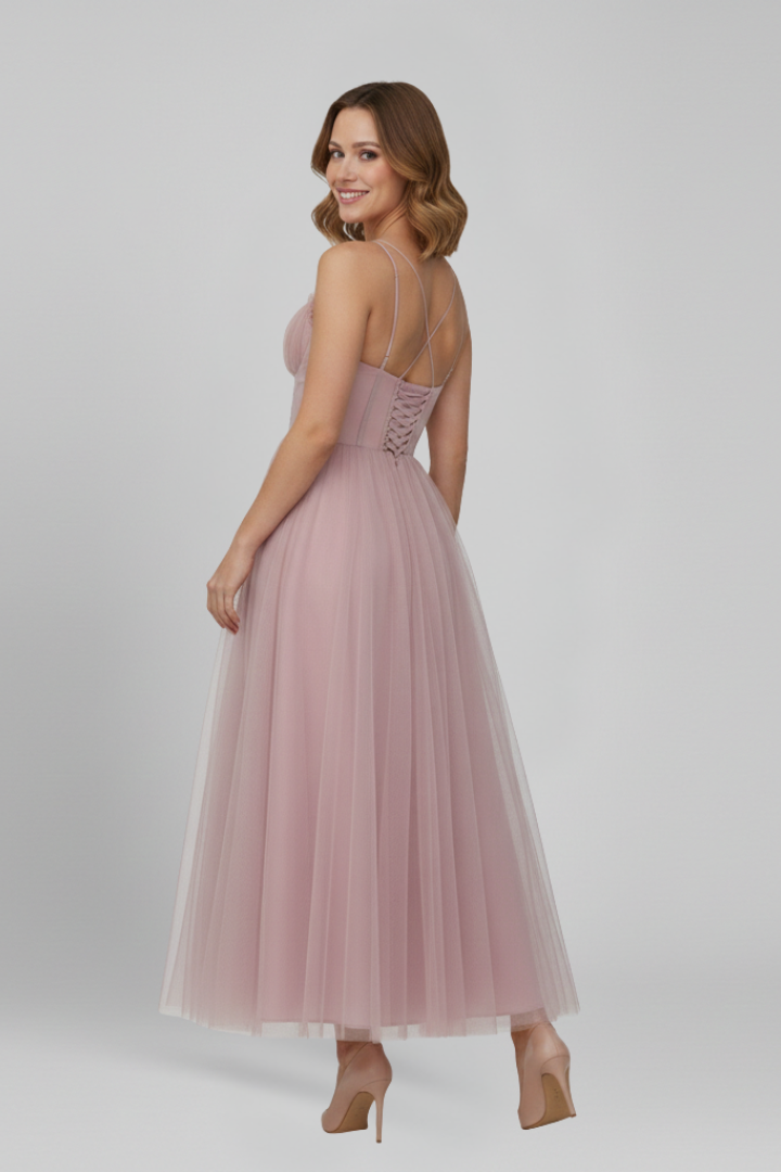 Sophie | Eleganta klänningen med draperad design och volang