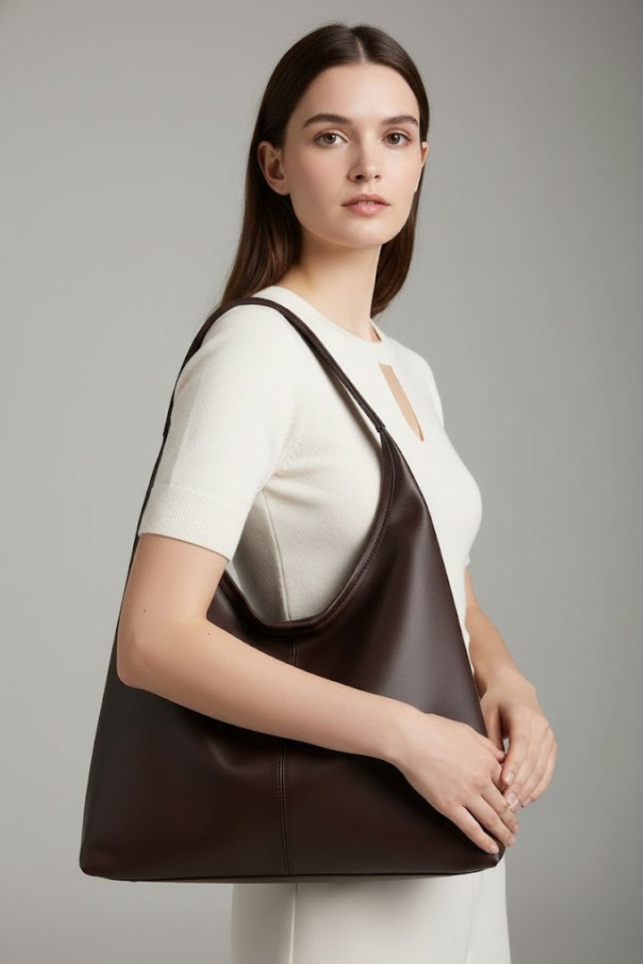 Celine | Elegant Handväska i Konstläder med Rymlig Interiör