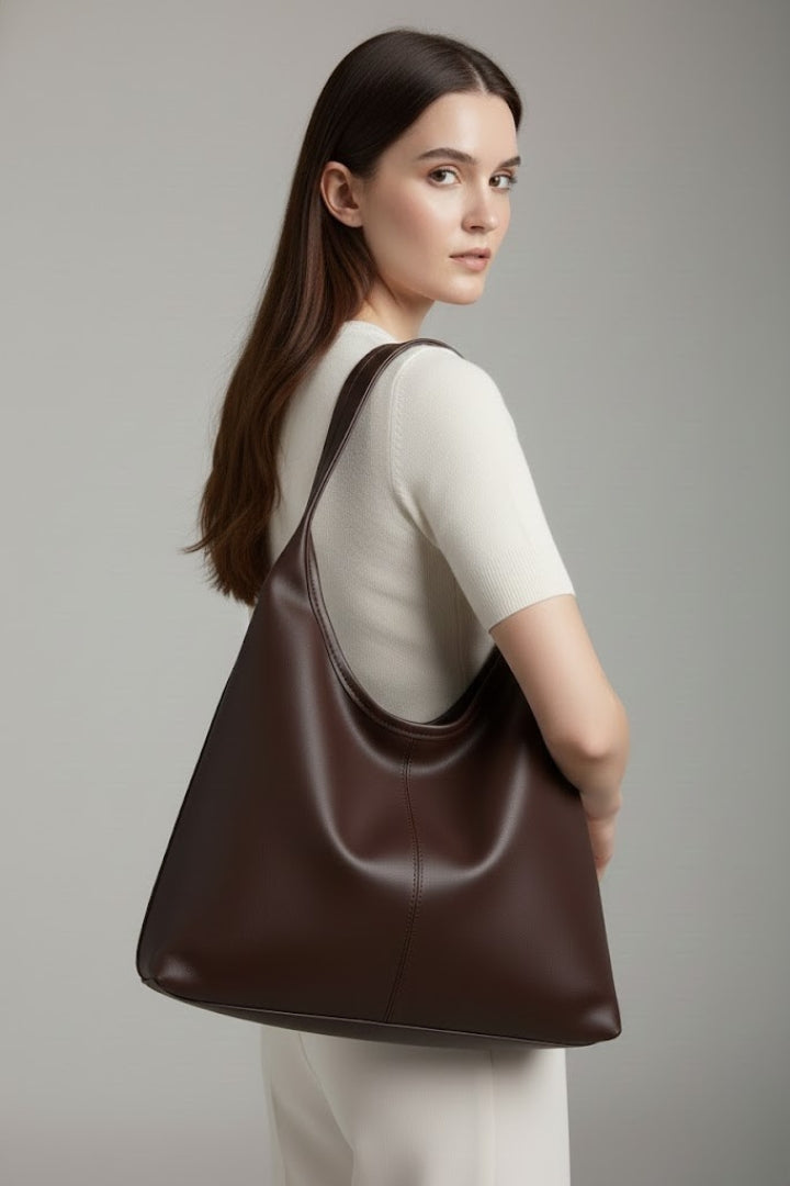 Celine | Elegant Handväska i Konstläder med Rymlig Interiör