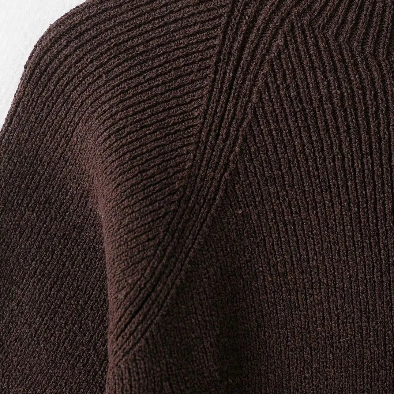 Elegant cropped striktop med halvlange ærmer