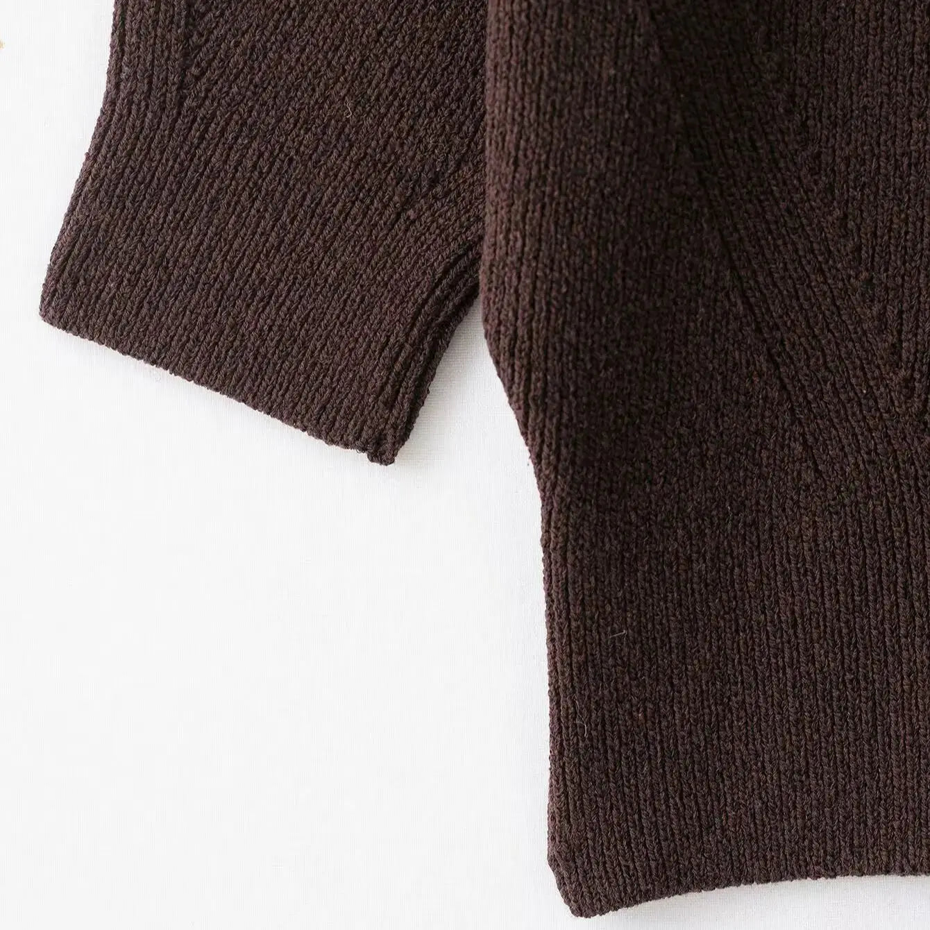 Elegant cropped striktop med halvlange ærmer