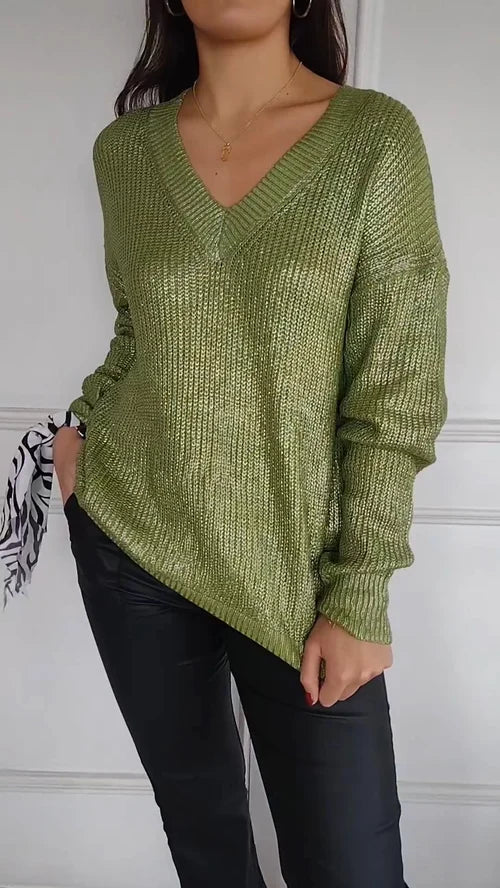 Elegant Langærmet Bluse med V-Udskæring og Guldprint