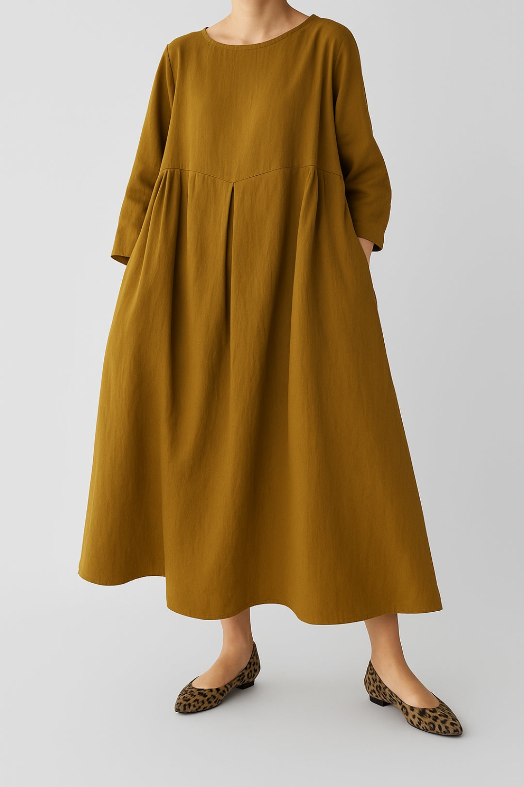 Livia | Elegant Midiklänning för Sommarens Äventyr