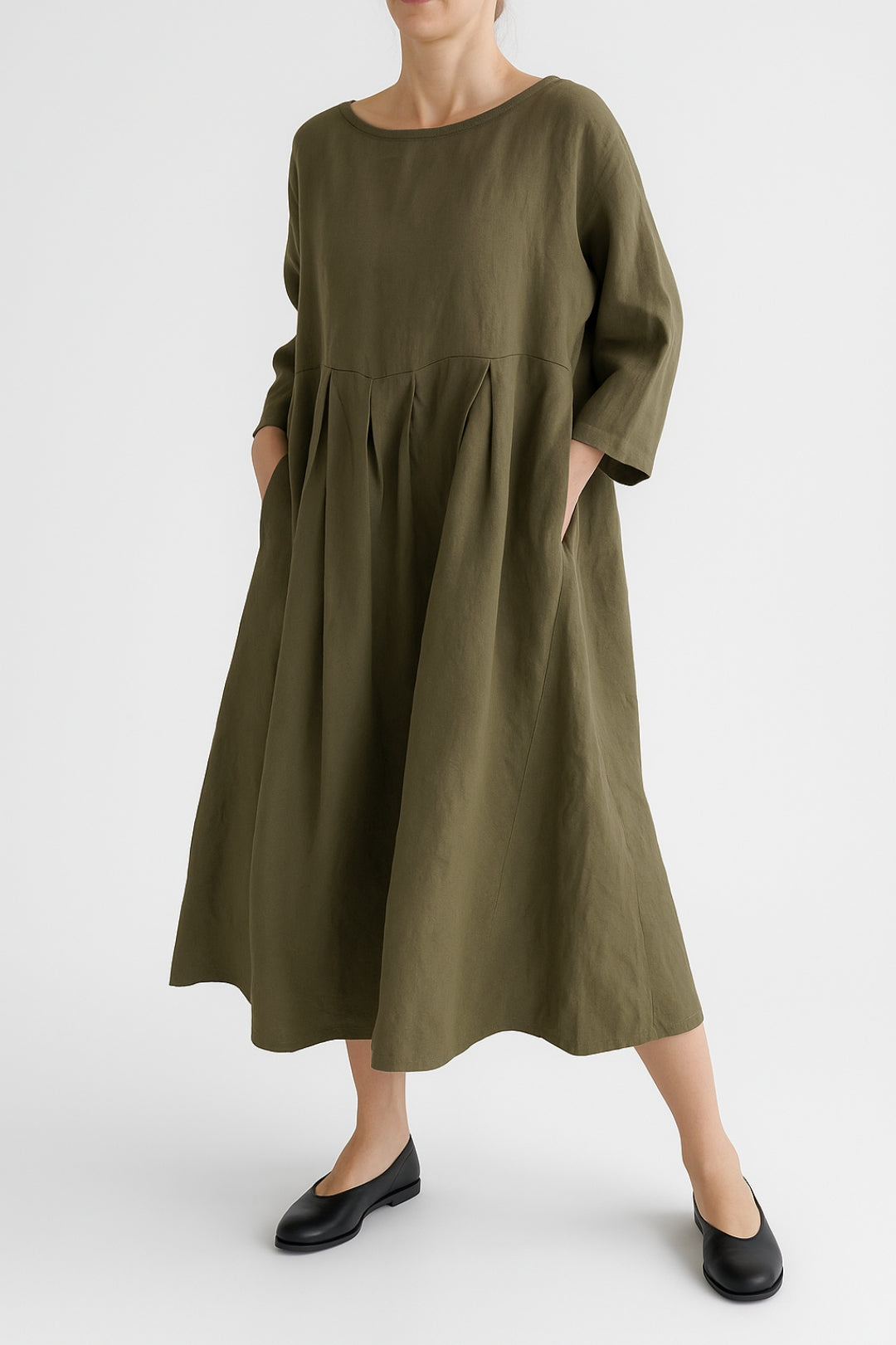 Livia | Elegant Midiklänning för Sommarens Äventyr