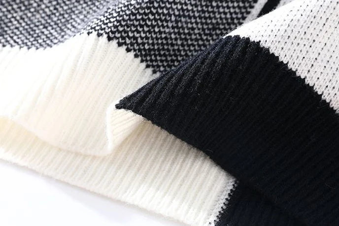 Luxe Strikbluse med Rund Hals og Lange Ærmer