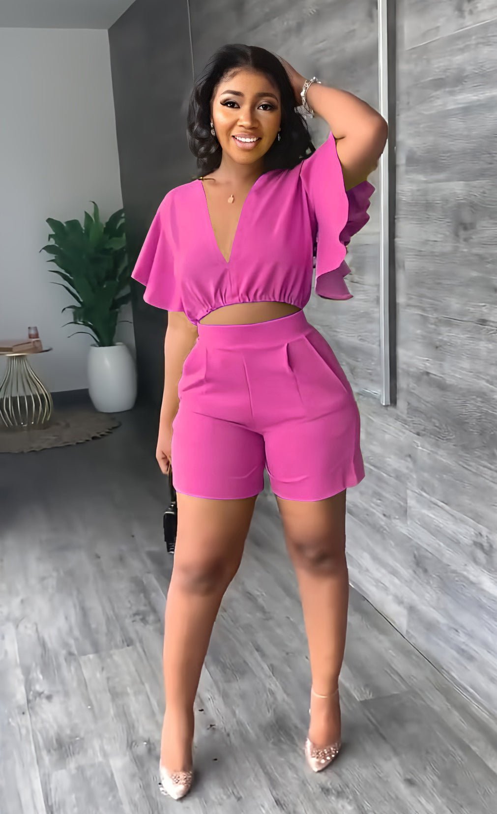 Sommarens Strålande Set för Kvinnor | Rynkade Crop-Top & Högmidjade Shorts