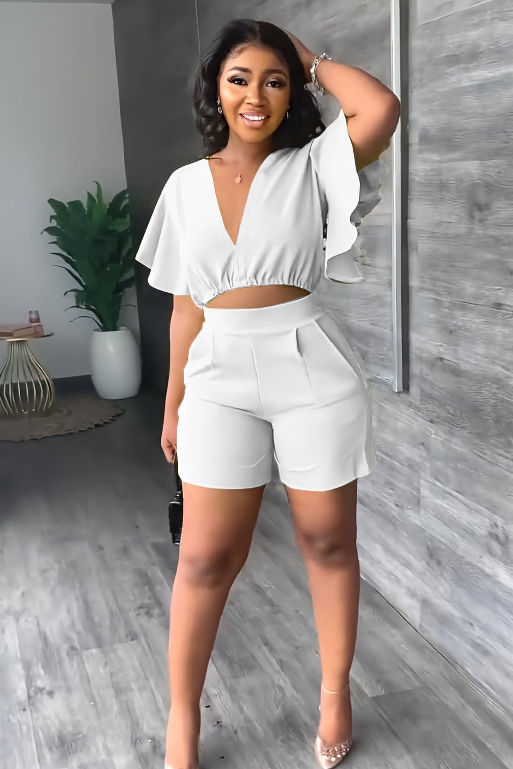 Sommarens Strålande Set för Kvinnor | Rynkade Crop-Top & Högmidjade Shorts