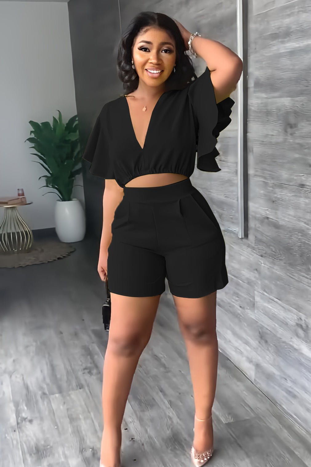 Sommarens Strålande Set för Kvinnor | Rynkade Crop-Top & Högmidjade Shorts