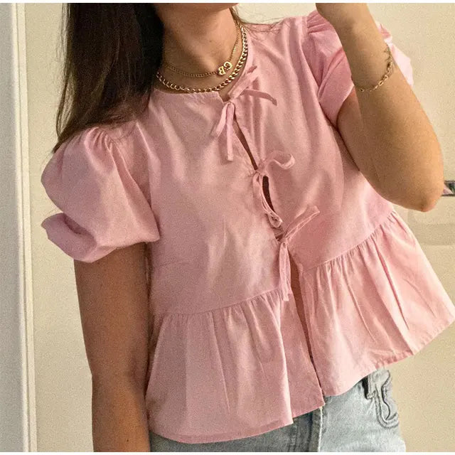 Chic Bluse med Puffærmer og Sløjfedetaljer