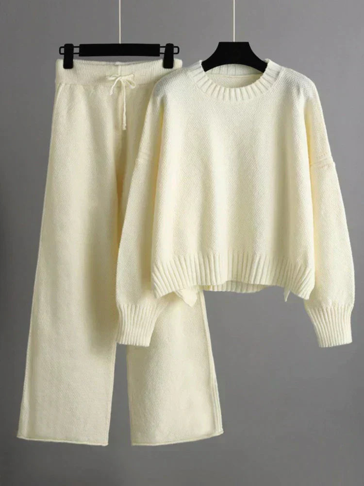 Elegant Sæt med Sweater og Vidde Bukser – Stilfuld Komfort