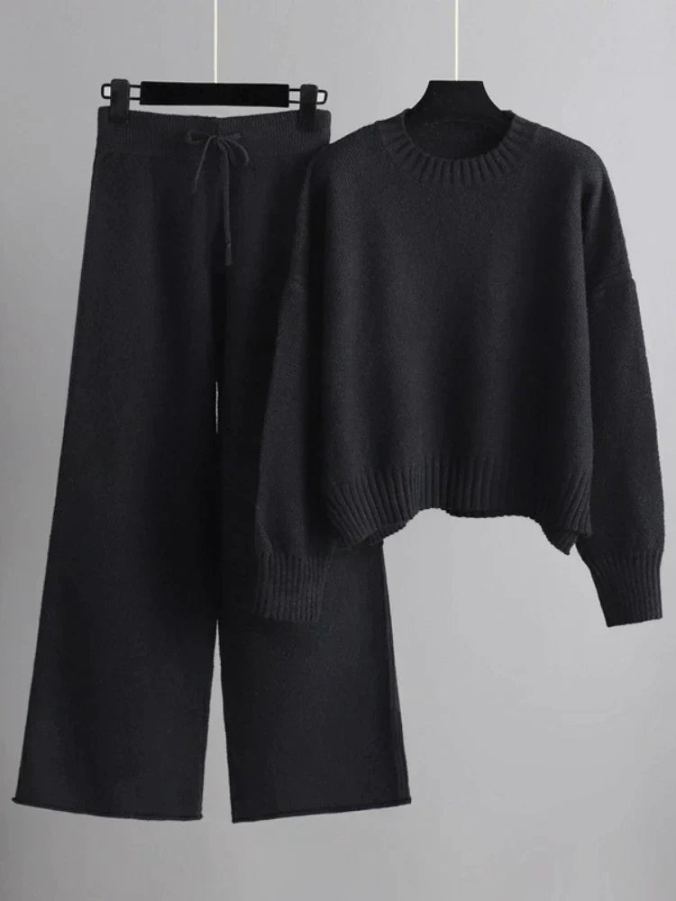 Elegant Sæt med Sweater og Vidde Bukser – Stilfuld Komfort