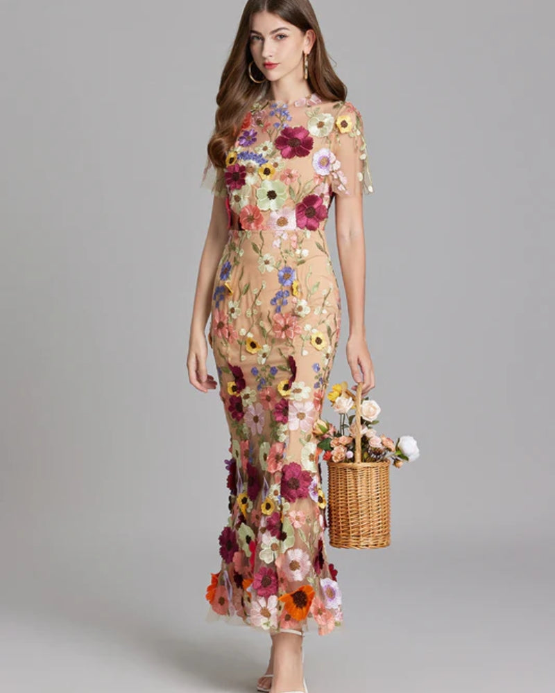 Aftenkjole Damer – Lang kjole med blomstret design til særlige anledninger