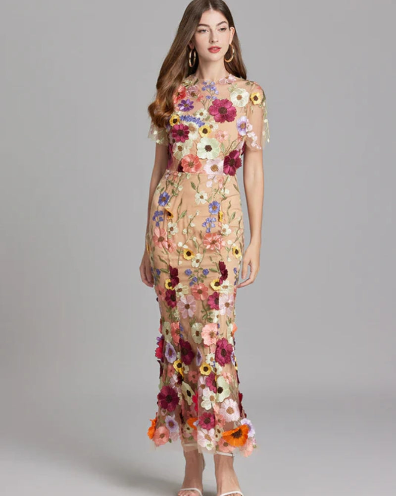 Aftenkjole Damer – Lang kjole med blomstret design til særlige anledninger