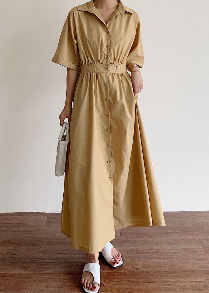 Vårklänning i Khaki med Knappar – Elegans i Plus Size