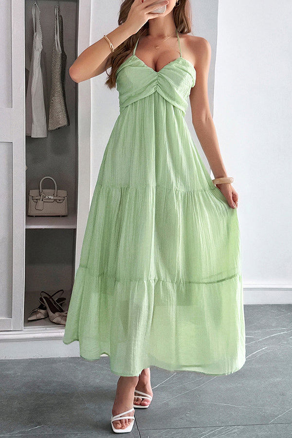Elegante Maxikjole med Halterneck-design til Ferie-vibes
