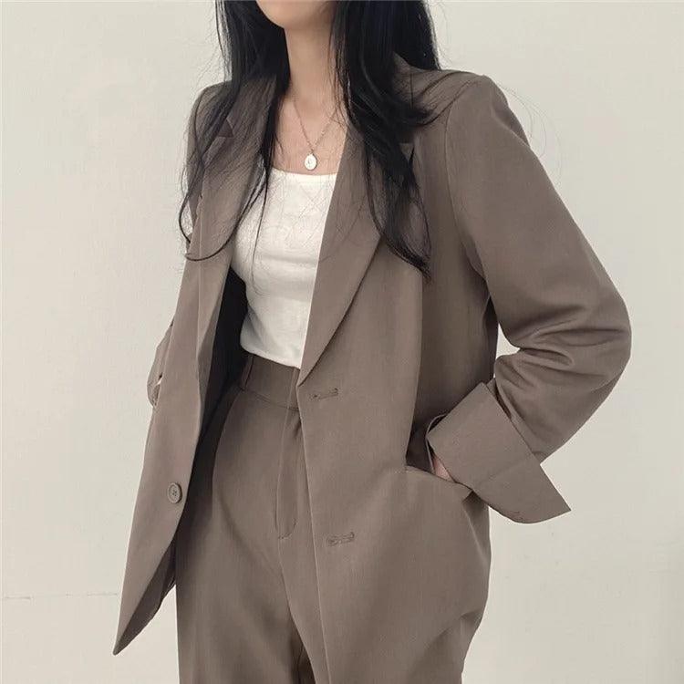 Elysia | Tvådelad Kostym med Lång Blazer för Moderna Kvinnor