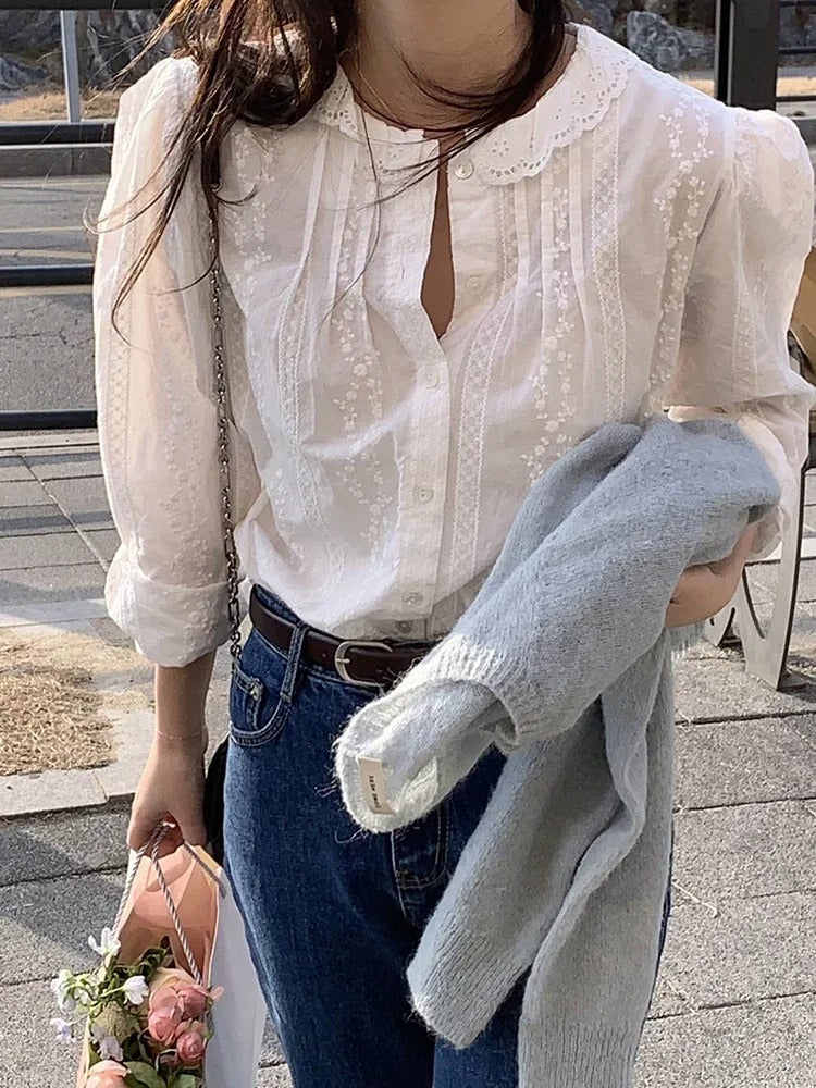 Elegant Bluse med Broderede Detaljer til Den Stilbevidste