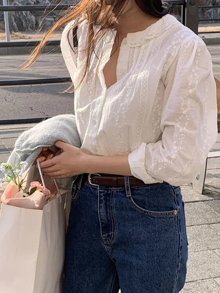 Elegant Bluse med Broderede Detaljer til Den Stilbevidste