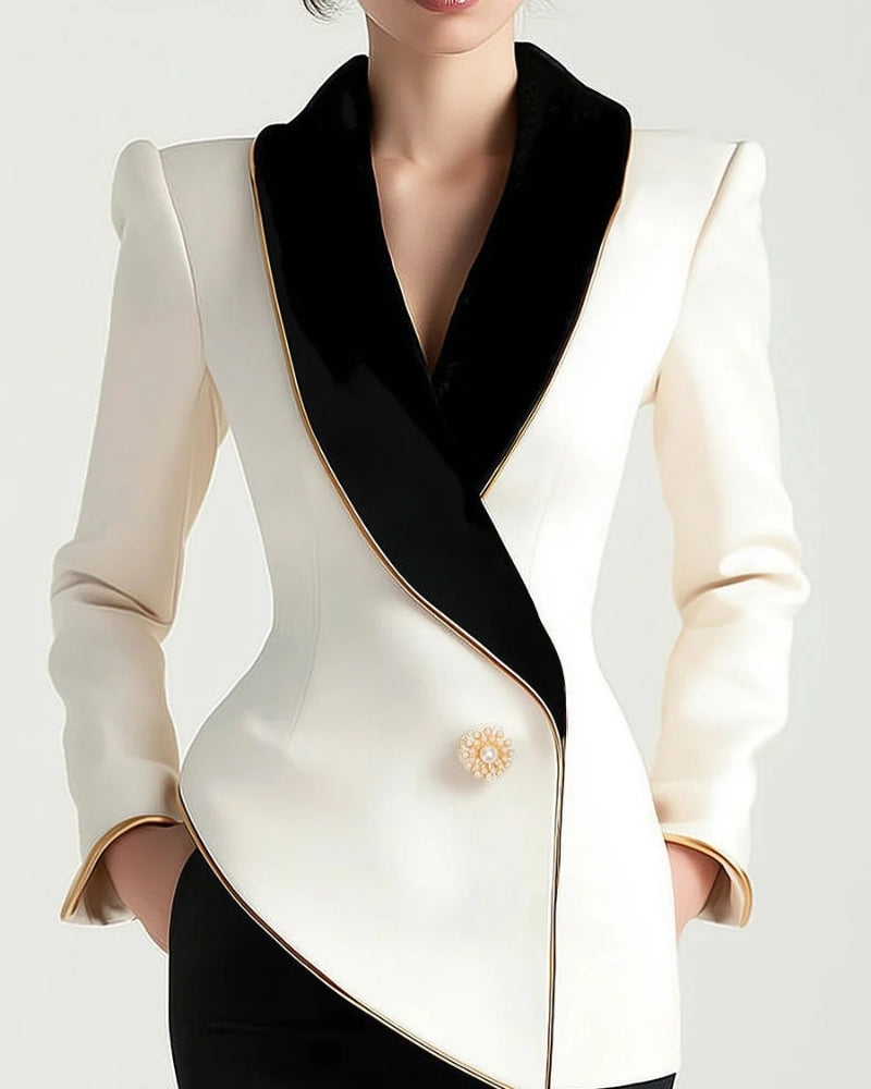 Blazer Dame – To-farvet asymmetrisk blazer med guldknap