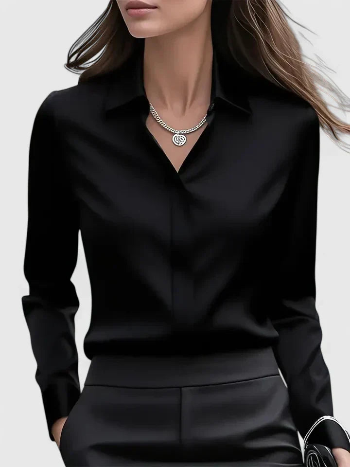 Mira | Elegant satinblus med knappslå för damer