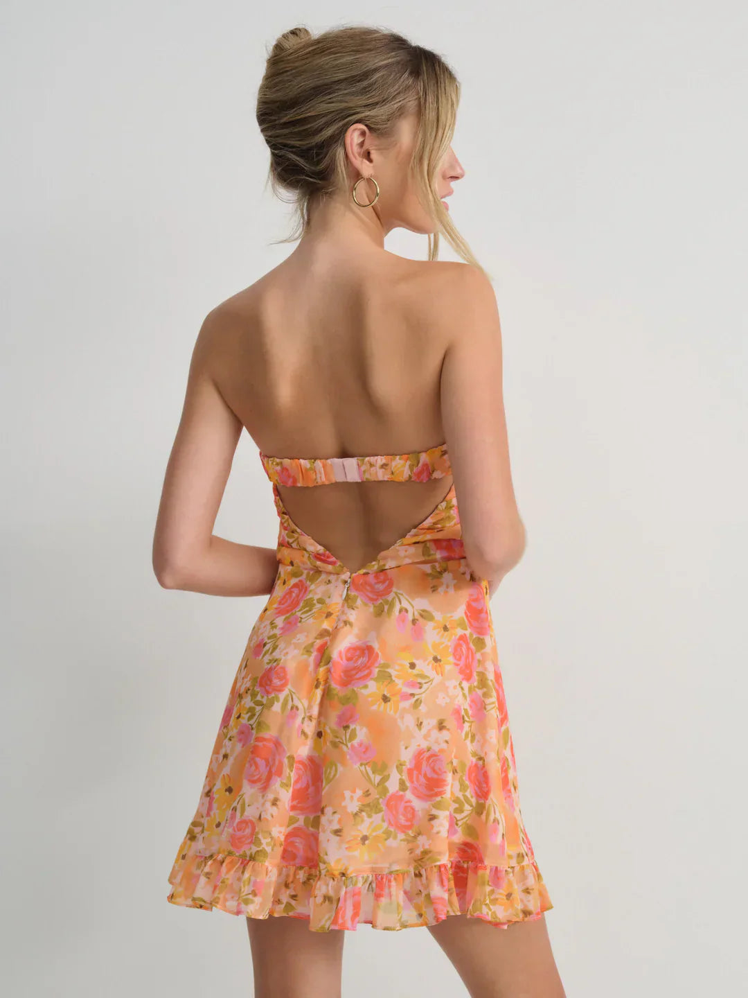 Sofistikeret Boho-Maxikjole med Blomsterprint