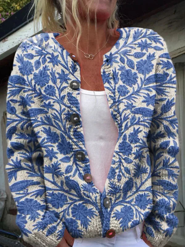 Celia – strikjakke med florale detaljer til elegante outfits