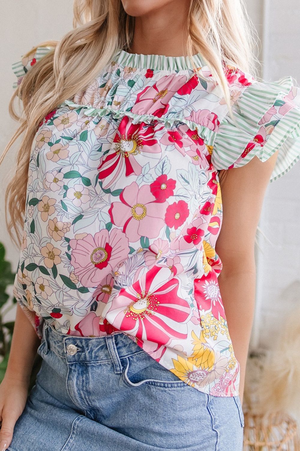 Bluse med Blomsterprint og Flæser ved Ærmeslutterne