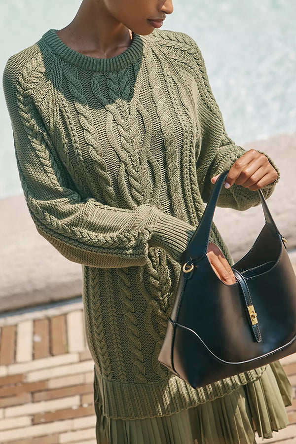 Elegant Strikkjole med Plisserede Chiffon Detaljer