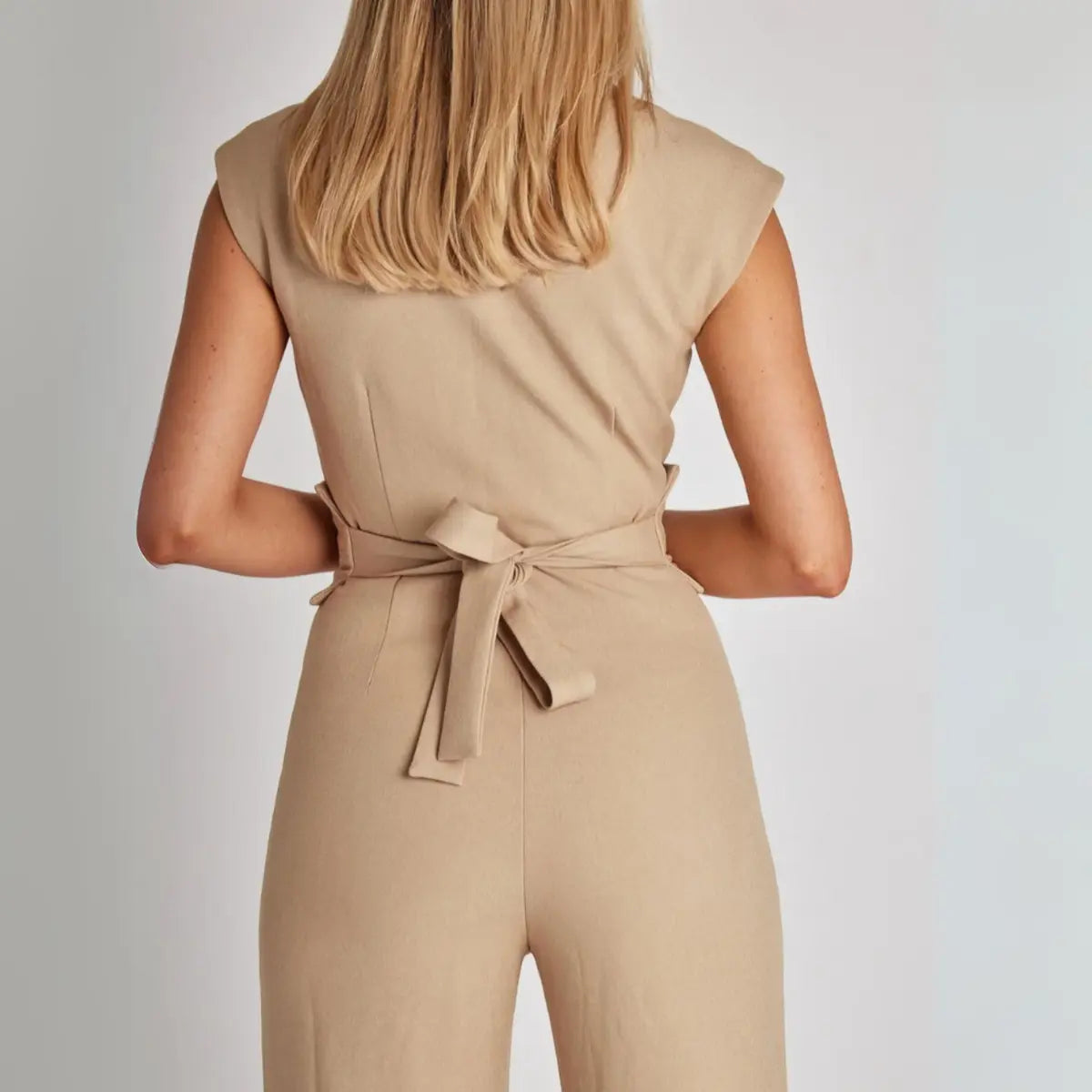 Dam Jumpsuit med Vida Ben i Elegant Design