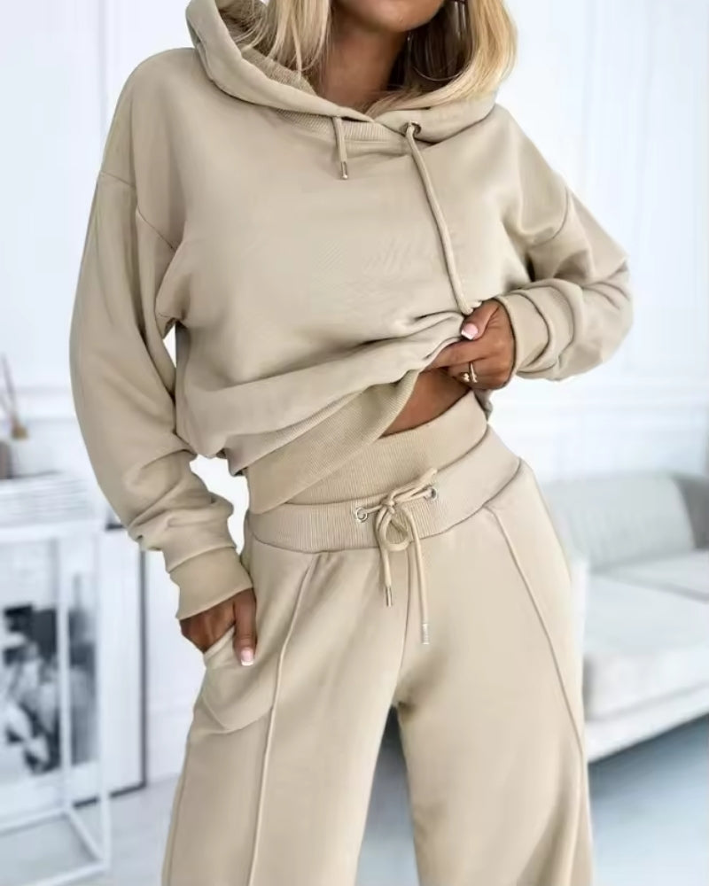 Dame joggingdragt – To-delt sæt med cropped hoodie og loose bukser