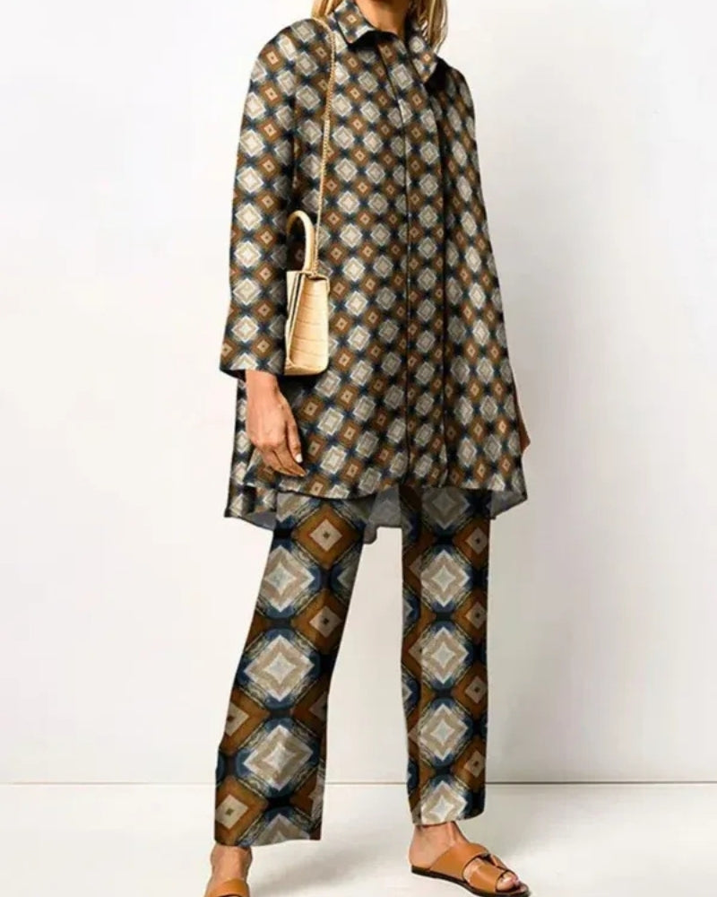 Dame jakkesæt - lang top og bukser med retro mønster