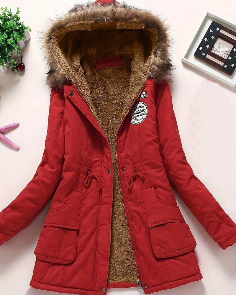 Dameparka – Klassisk Lang Vinterjakke i Ensfarvet Stil