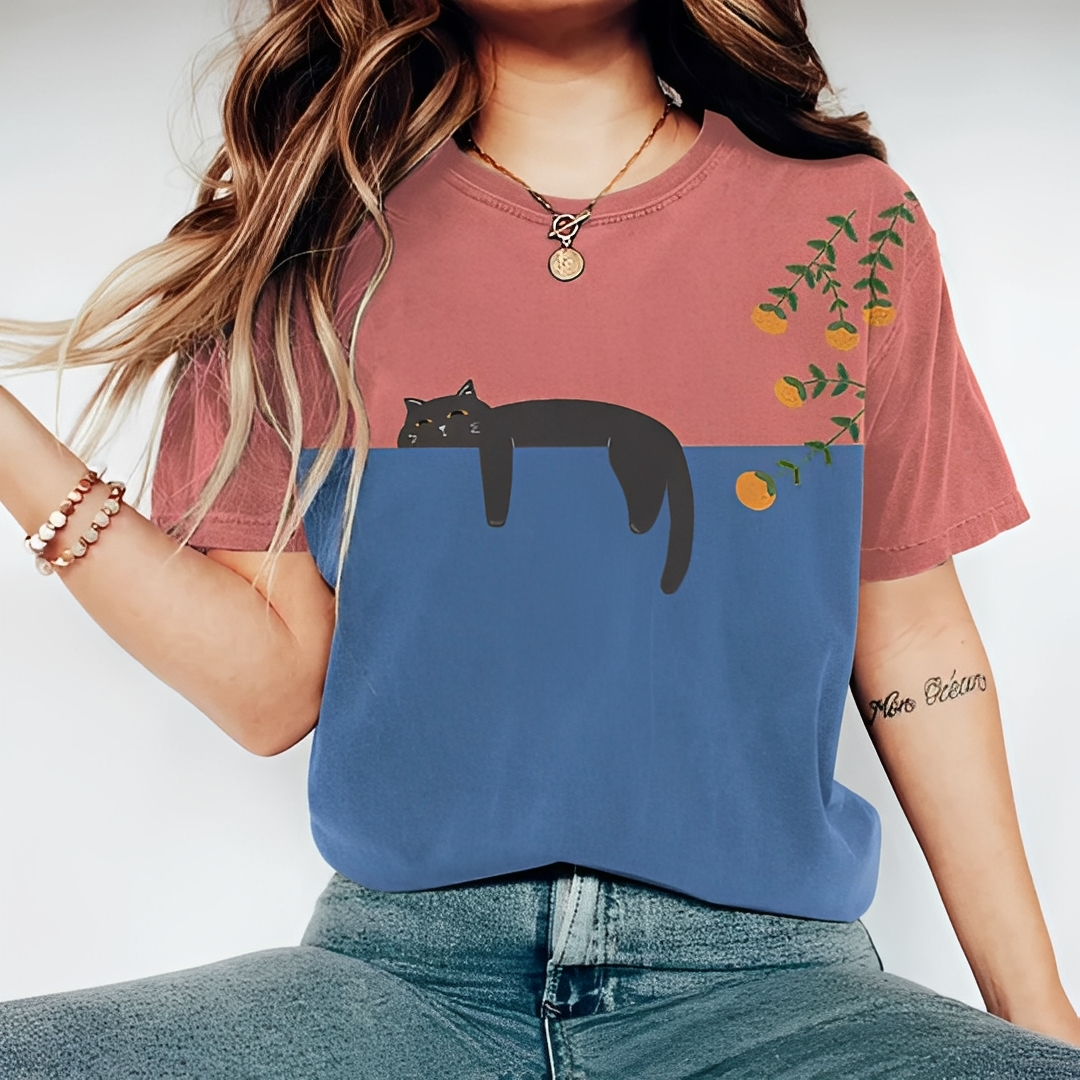 Evelina - Modernt och lekfullt T-shirt för kvinnor