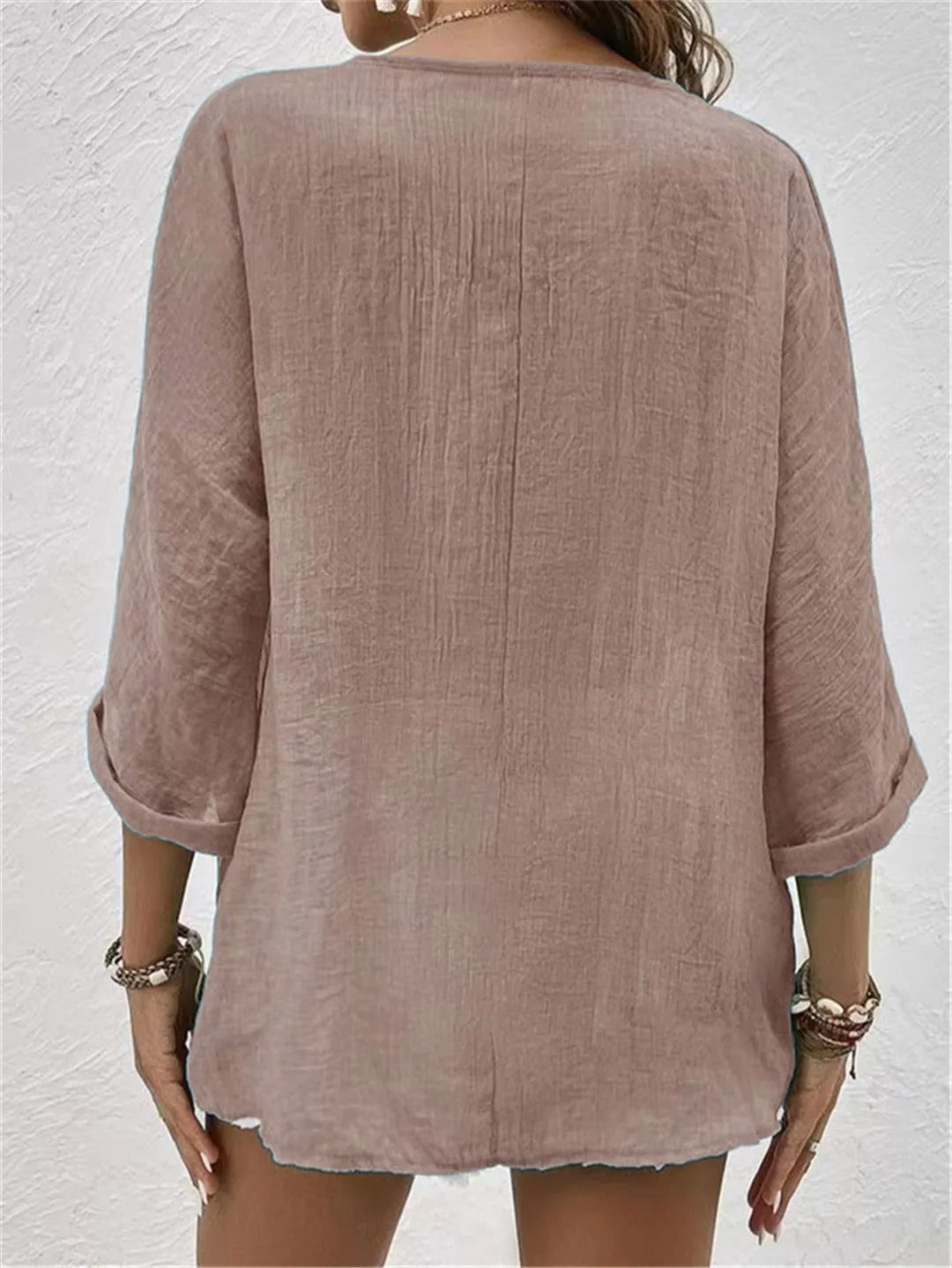 Lina - Elegant Blus med V-ringning och Knappdetaljer
