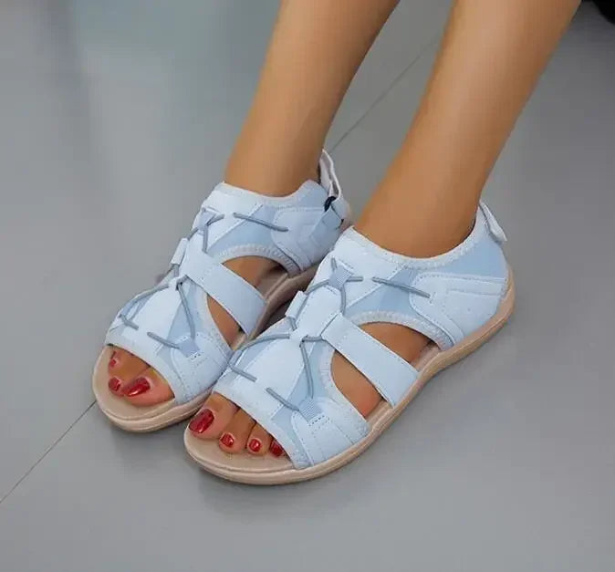 Sandaler med ortopedisk design och kardborreband