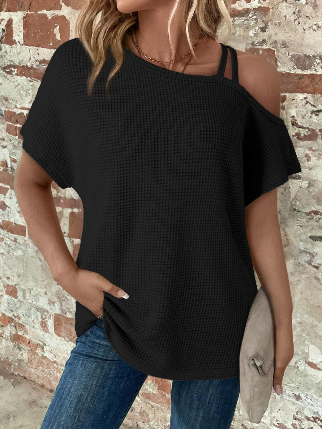 Stilfuldt Asymmetrisk T-Shirt med Rund Halsudskæring