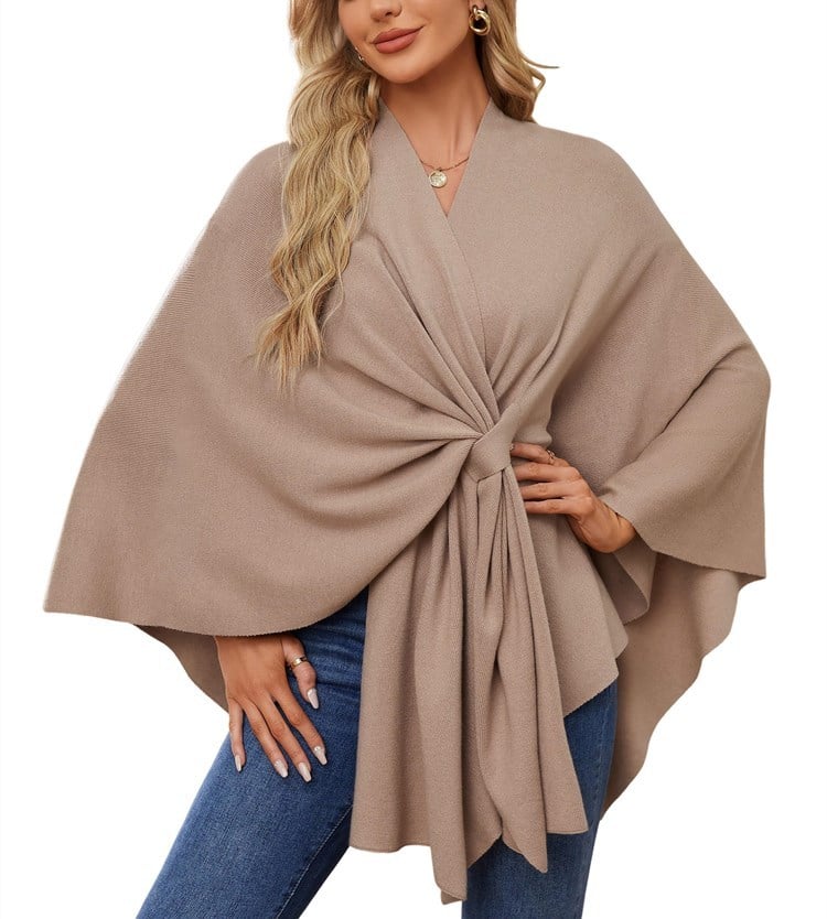 Luksuriøs og stilfuld poncho-sjal til elegant lag-på-lag