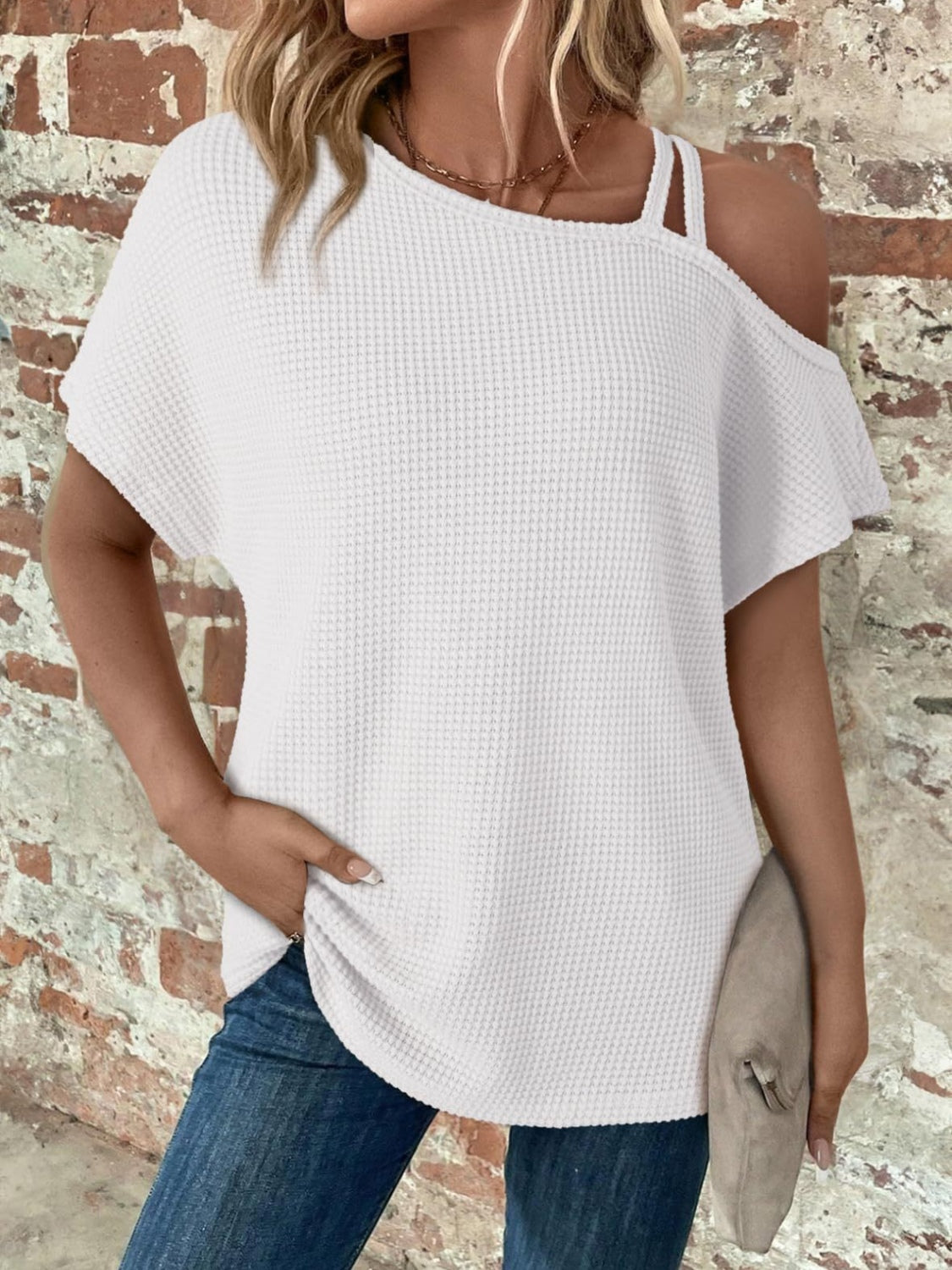 Stilfuldt Asymmetrisk T-Shirt med Rund Halsudskæring