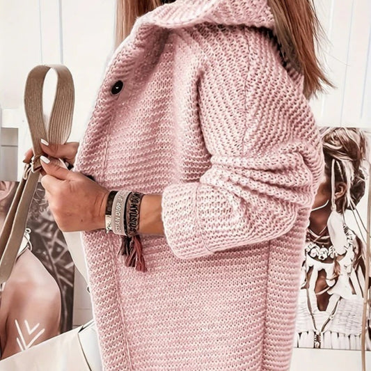 Elegant dames strikjakke med hætte og lange ærmer