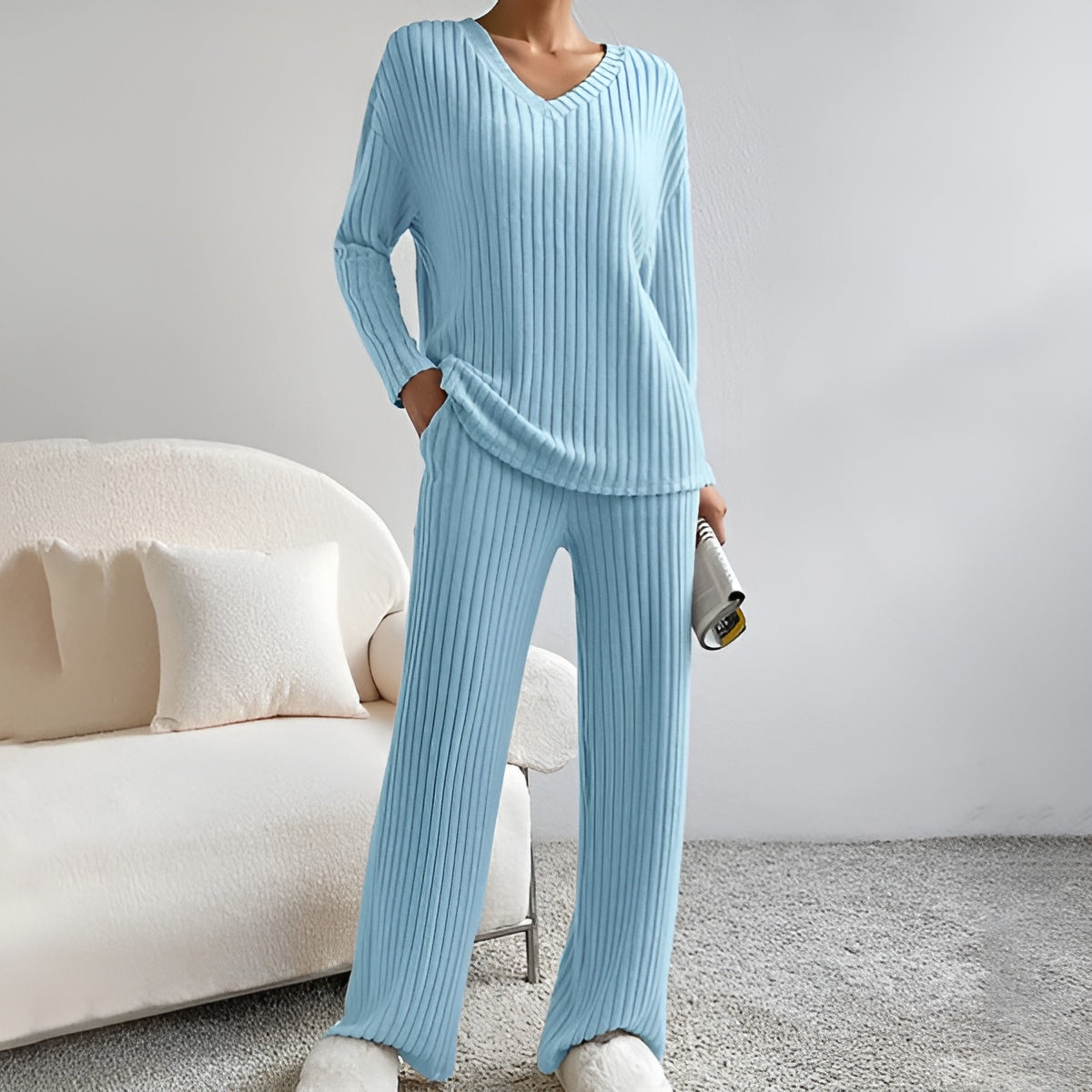 Elegant loungewearset med V-ringning och lösa byxor