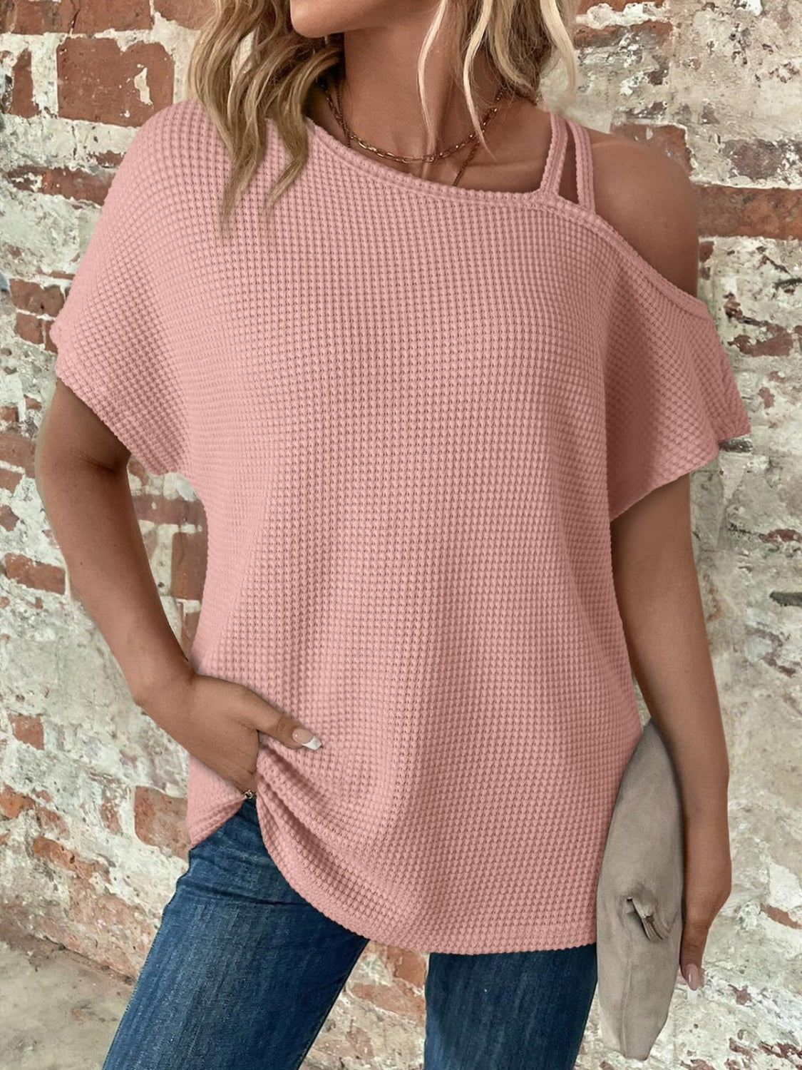 Stilfuldt Asymmetrisk T-Shirt med Rund Halsudskæring