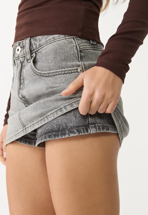 Moderne Denim Mini-Skort til Din Unikke Stil