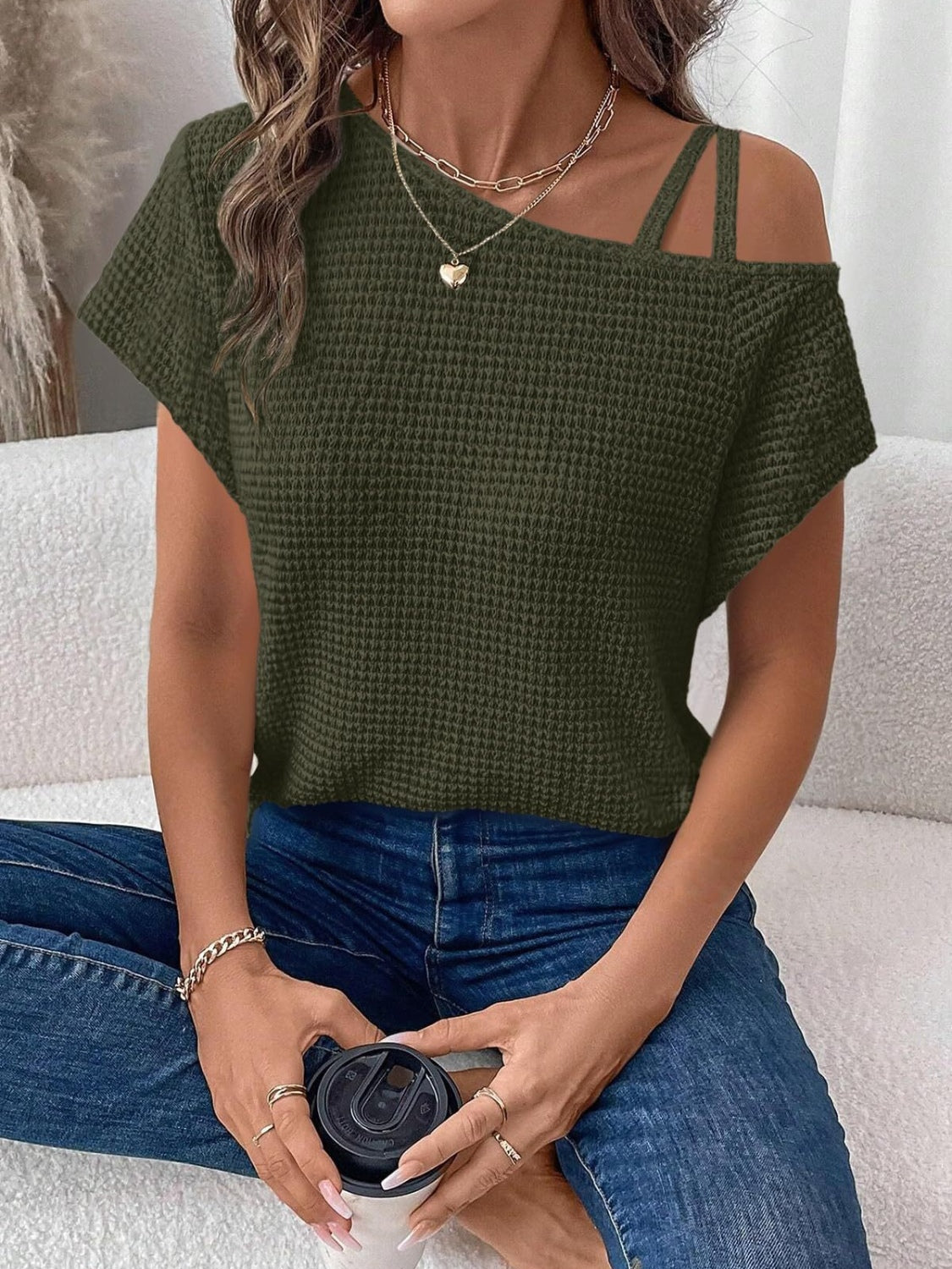Stilfuldt Asymmetrisk T-Shirt med Rund Halsudskæring
