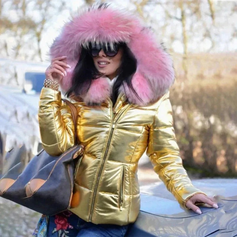 Quilted vinterjakke med hætte - Skinnende overflade med pelslook til kvinder